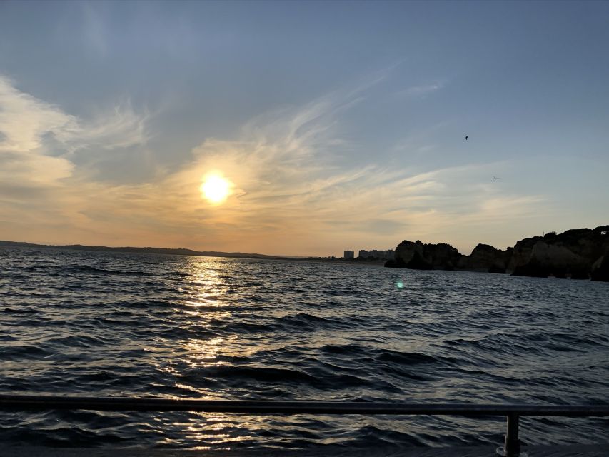 From Portimão: Sunset Boat Trip With Wine