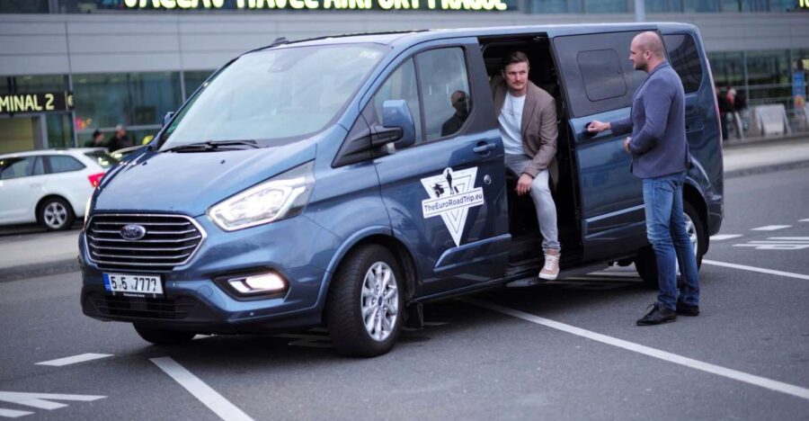 From Prague Airport: One-Way Private Transfer to Prague