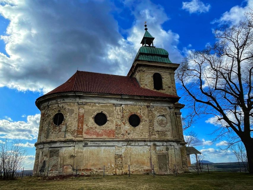 From Prague: Devils Heads - Full-Day Hiking Trip