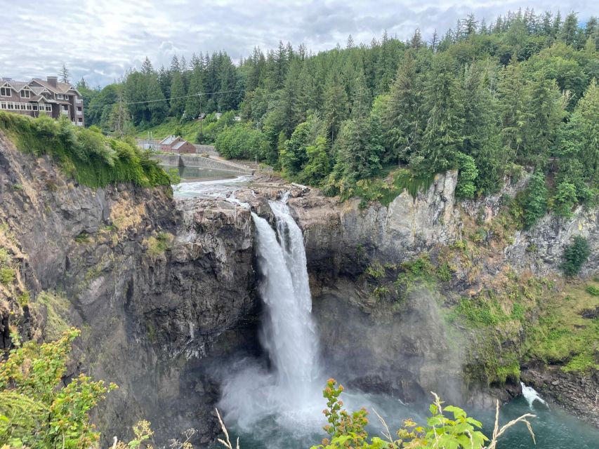 From Seattle: Snoqualmie Falls and Wineries Tour W/ Transfer