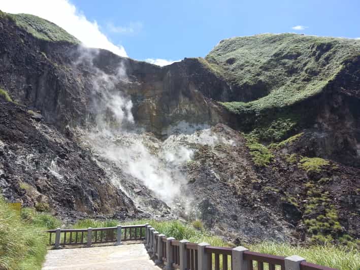 From Taipei: Beitou Hotsprings and Yangmingshan Volcano Tour - Tour Overview
