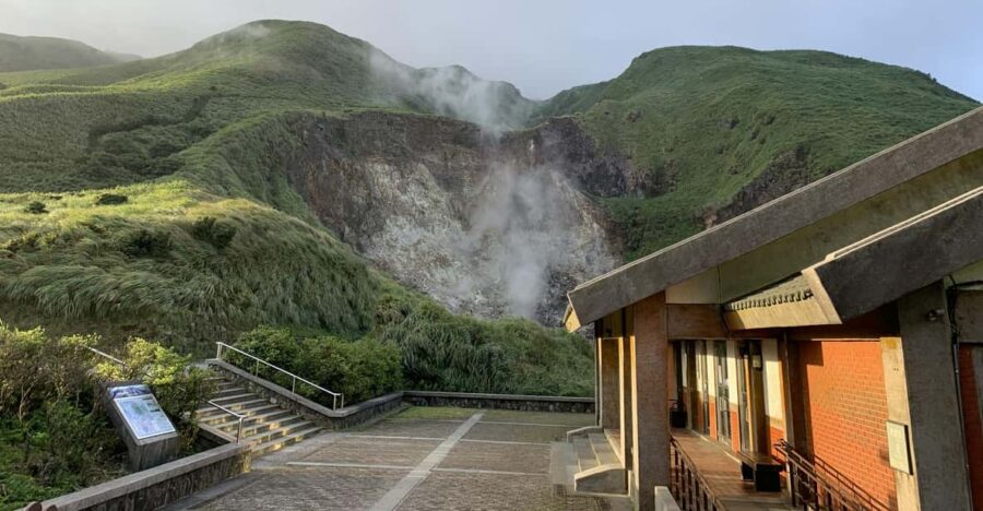 From Taipei: Private Yangmingshan Volcano and Nature Tour