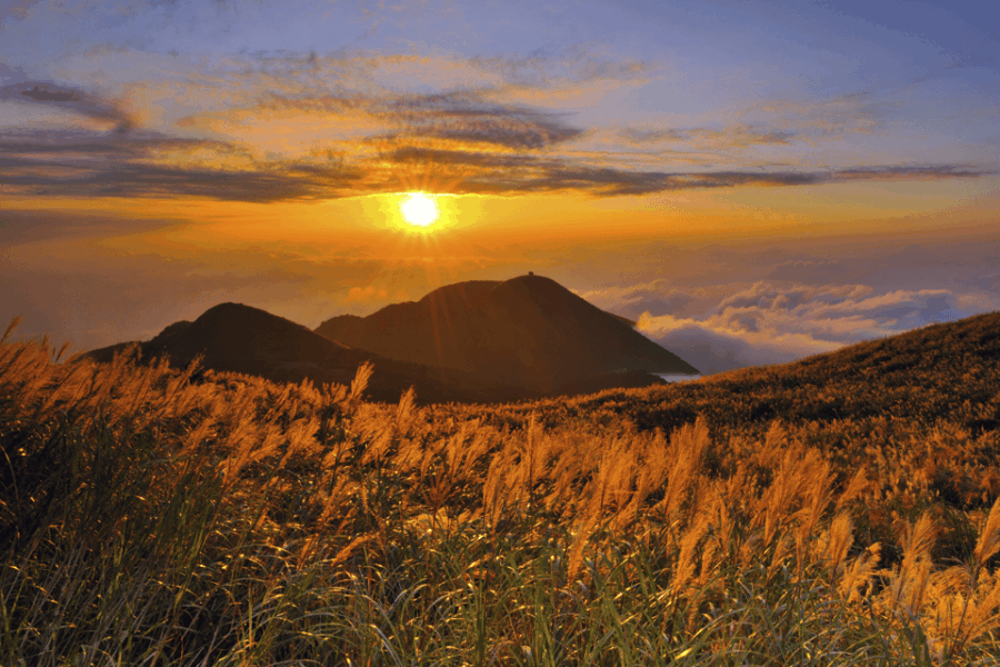 From Taipei : Yangmingshan, Yehliu, Jiufen, Shifen Day Tour