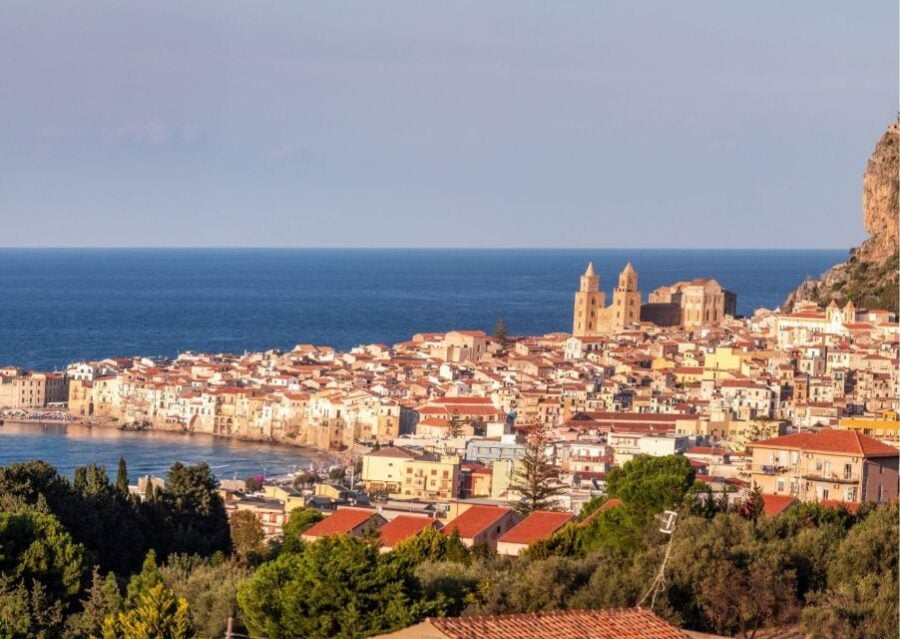 From Taormina to Palermo: Stop in Cefalù