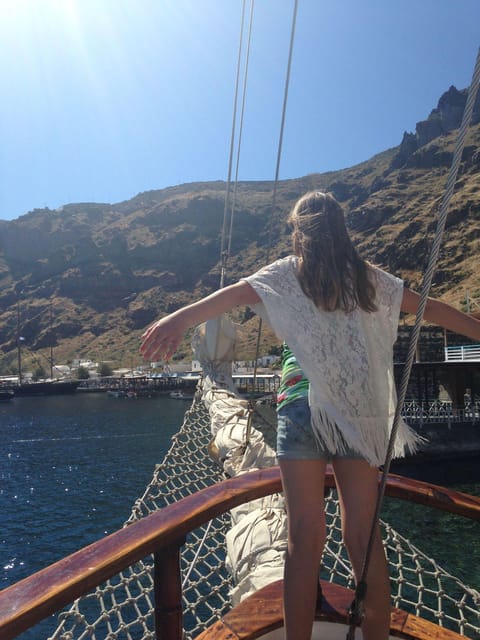 From Thera: Thirasia Cruise W/ Volcano Hike and Hot Springs