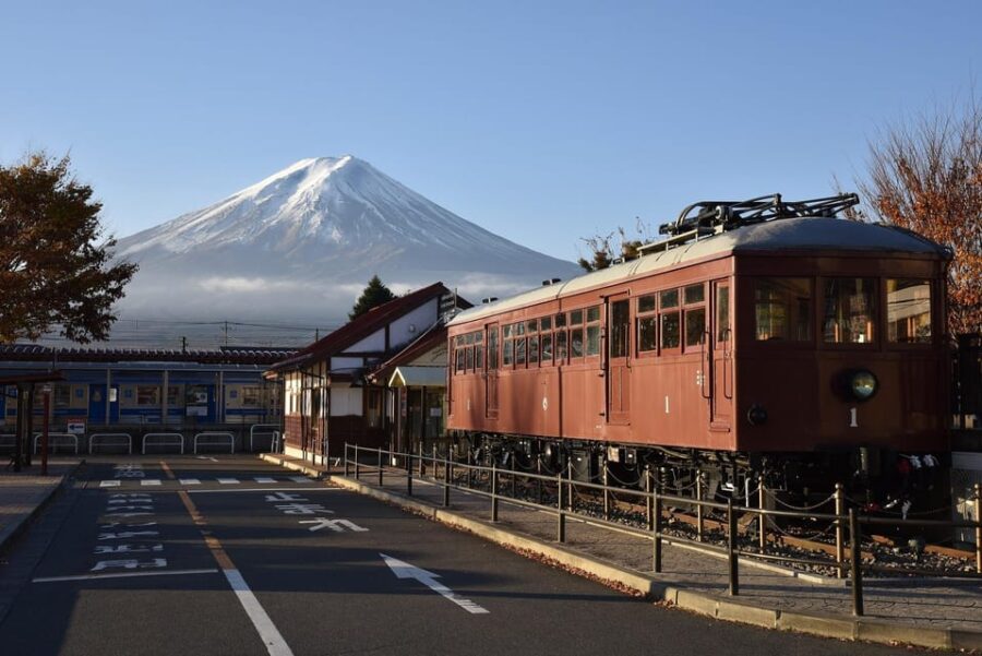 From Tokyo: Mount Fuji+Gotemba Outlet Day Tour 10H