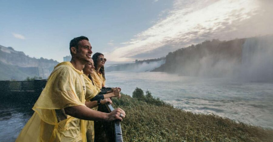 From Toronto Airport: Niagara Falls Day Tour