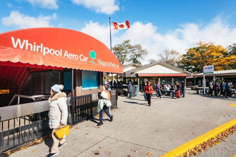 From Toronto: Early Bird Niagara Falls Small Group Day Trip