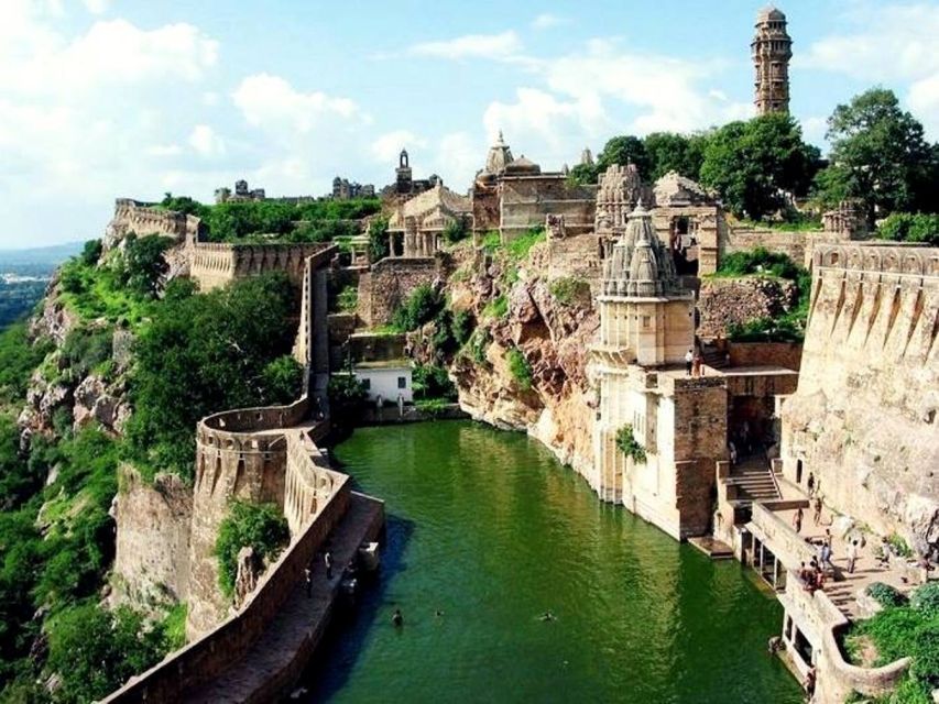From Udaipur: Private Day Trip to Chittorgarh Fort