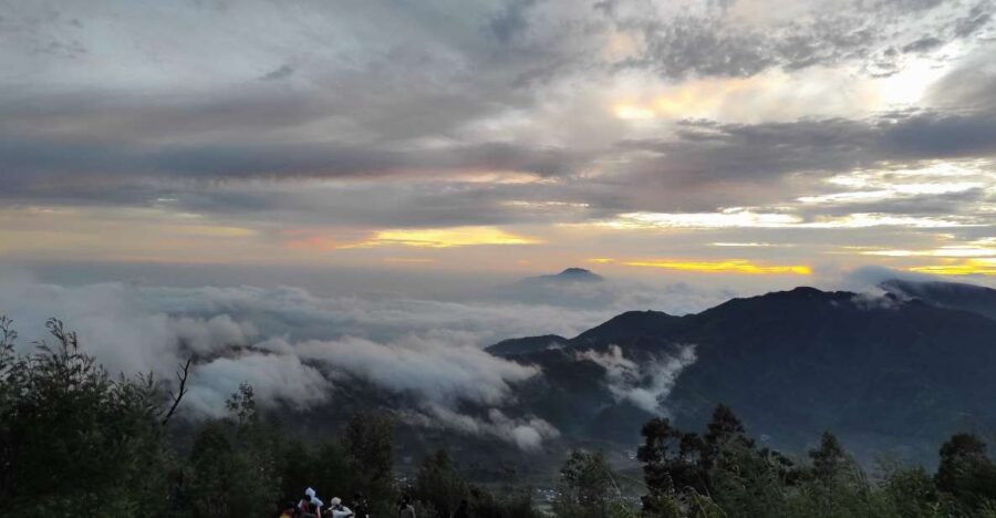 From Yogyakarta: Dieng Plateau Golden Sunrise With Guide