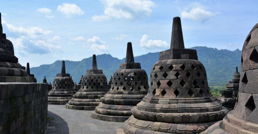 From Yogyakarta: One-Day Journey to Borobudur and Prambanan
