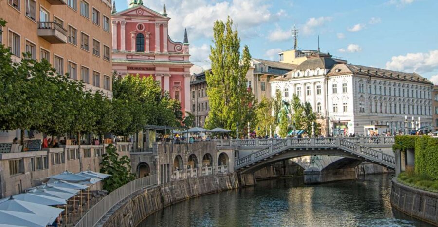 From Zagreb: Ljubljana and Lake Bled Day Trip by Minivan