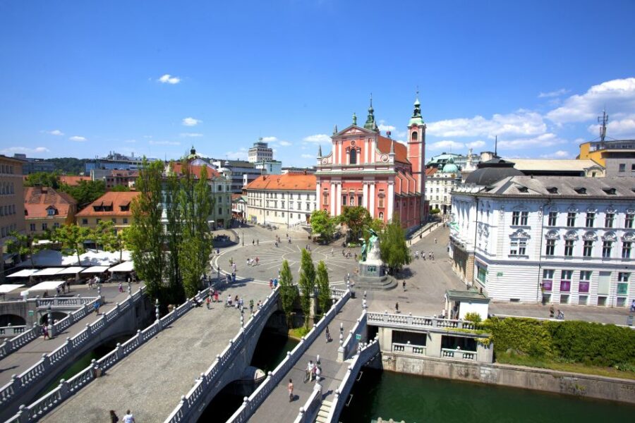 From Zagreb: Ljubljana, Postojna Cave & Predjama Castle Tour