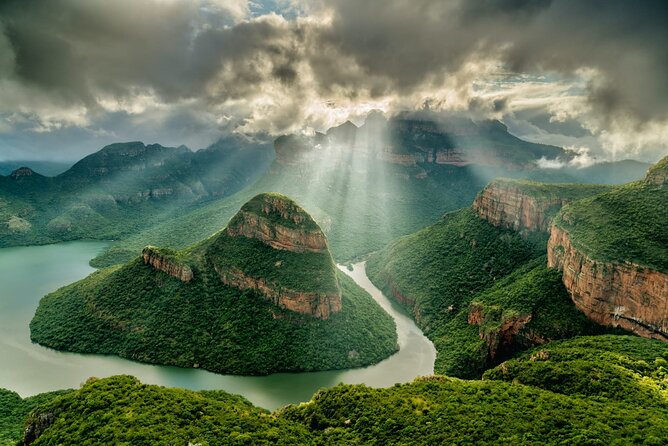 Full-Day Panoramic Tour of Drakensberg Mountain