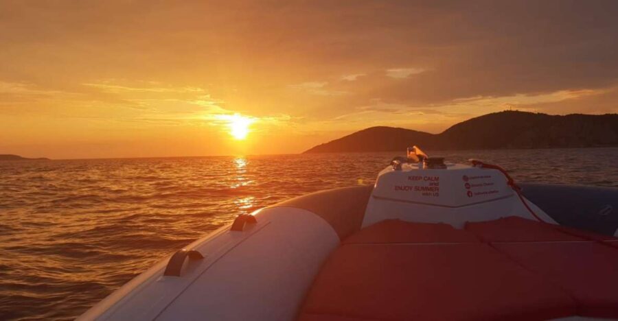 Full-Day Private Speed Boat Tour to Hvar & Brač