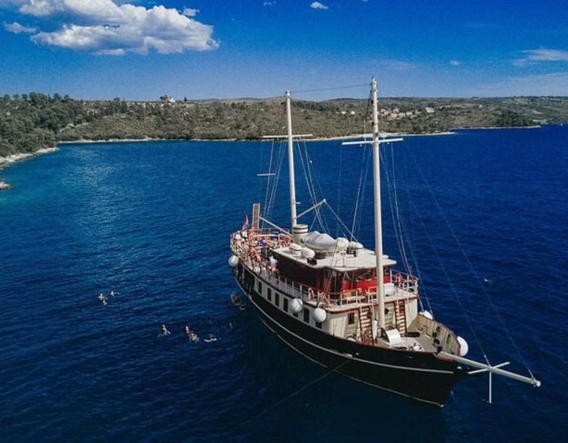 Full-Day Swimming and Snorkeling Tour in Split