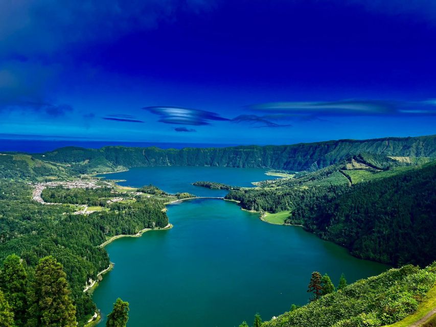Full Day Tour Sete Cidades and Lagoa Do Fogo €75 - Tour Overview