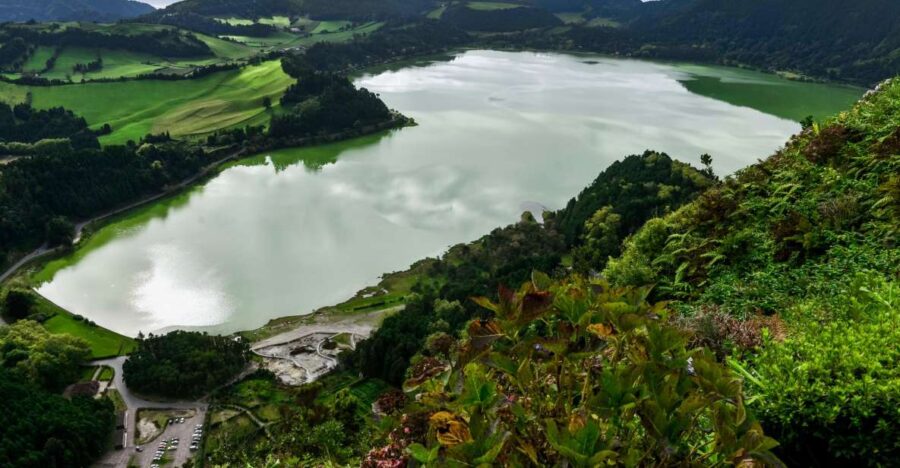 Furnas: Tea Plantations, Lake and Volcano Guided Tour