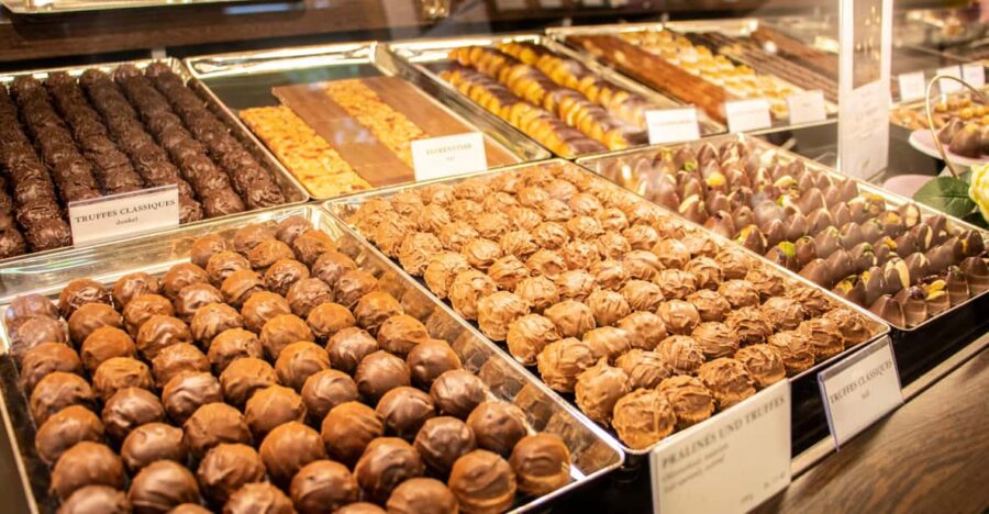 Geneva: Chocolate Tasting and Walking Tour With a Local