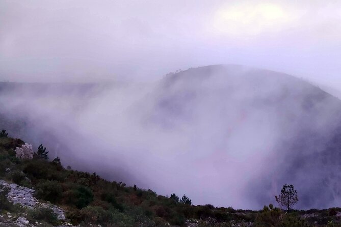 Geological Marvels Unveiled: SUV Tour of the Serras De Aire E Candeeiros