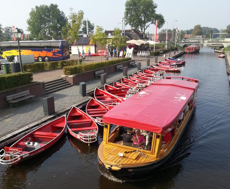 Giethoorn: Canals & Weerribben-Wieden Lake Guided Boat Tour