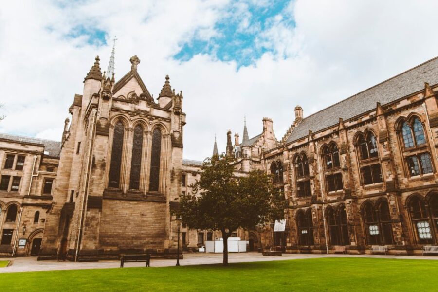 Glasgow: First Discovery Walk and Reading Walking Tour