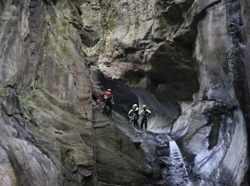Gordevio: Maggia Valley Val Grande Advanced Canyoning