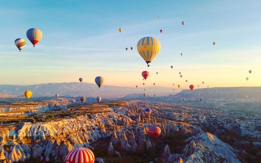 Goreme: Sunrise Hot Air Balloon Flight Over Cappadocia