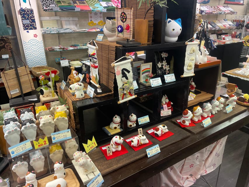 Gourmet and Historical Tour in Enoshima