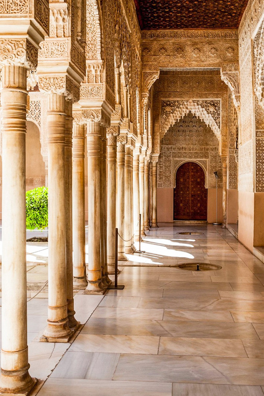 Granada: Alhambra and Nasrid Palaces Entry Ticket