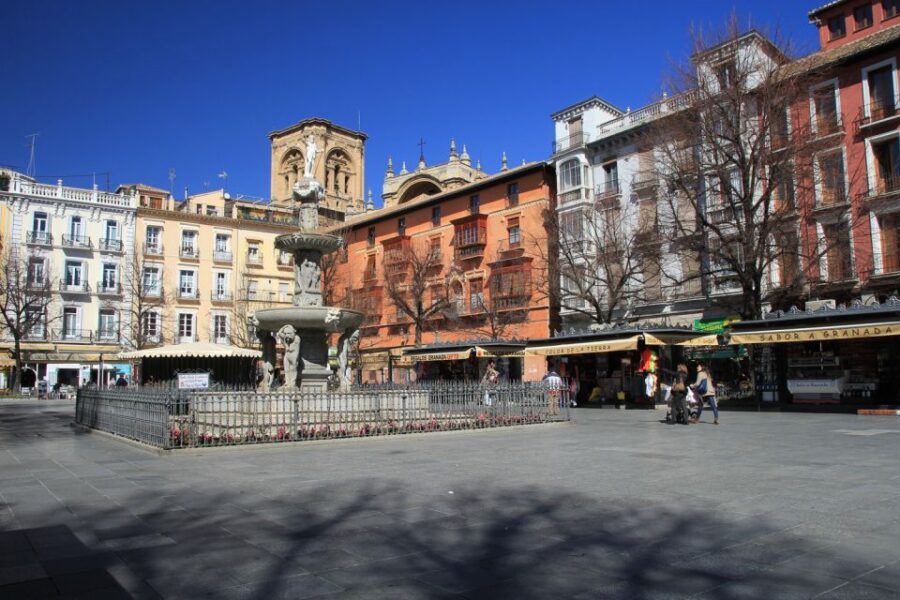 Granada: Royal Chapel and Historical Center Walking Tour