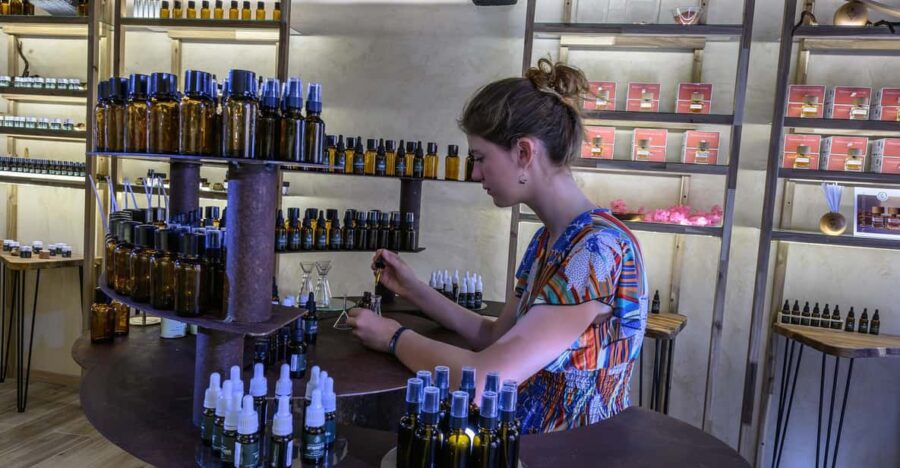 GRASSE: NATURAL PERFUME CREATION WORKSHOPS GRASSE