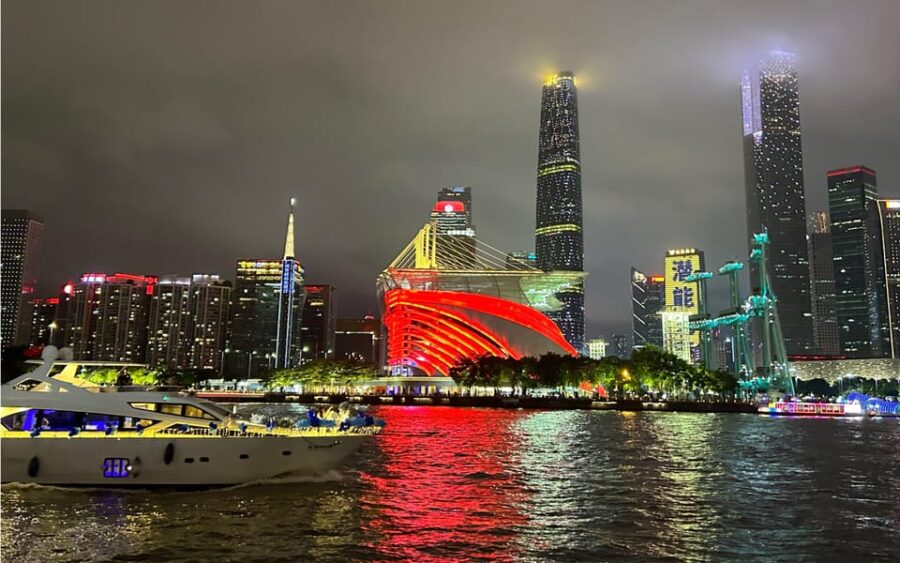 Guangzhou: Private Evening Food Tour With Pearl River Cruise