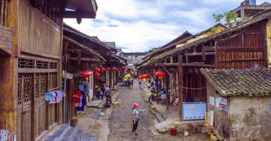 Guilin: Elephant Trunk Hill, Reed Flute Cave & Daxu Old Town