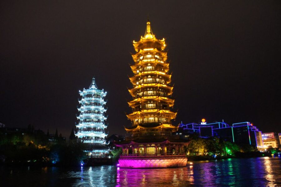 Guilin: Four Lakes Night Cruise With Round-Trip Transfer