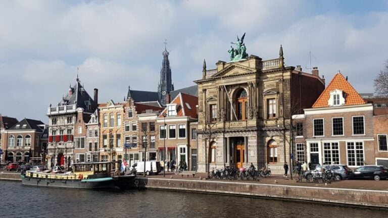 Haarlem: the Rise of Haarlem Guided Walking Tour