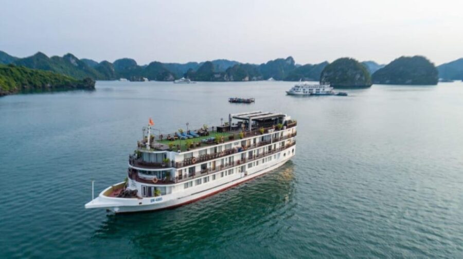 Hanoi: 4-Day Trip Ninh Binh & Halong Bay 5-Stars Cruise