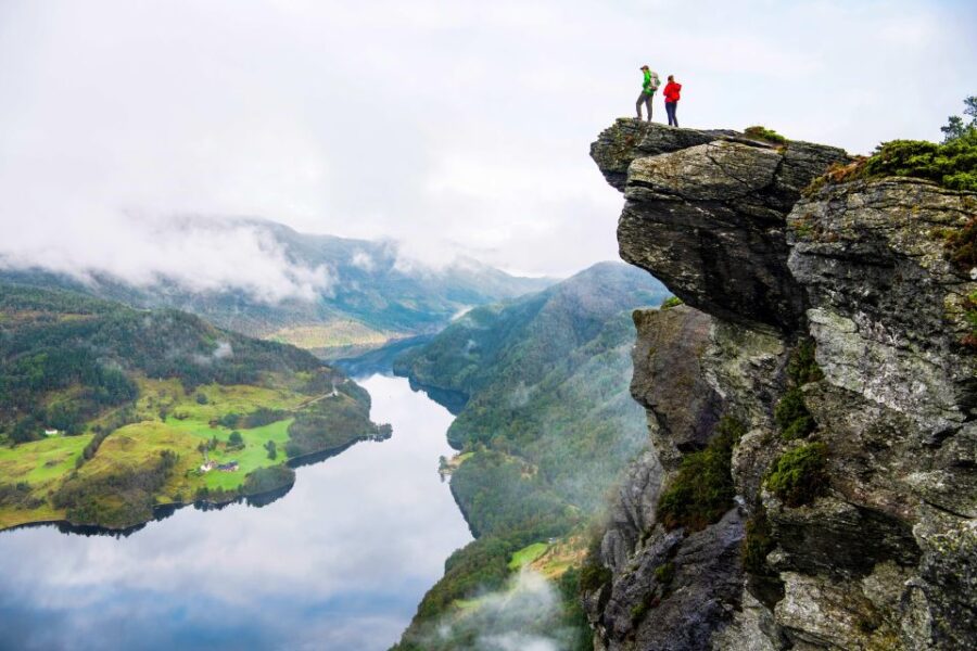 Haugesund: Guided Hike to Himakåna (Mini Trolltunga) - Activity Overview