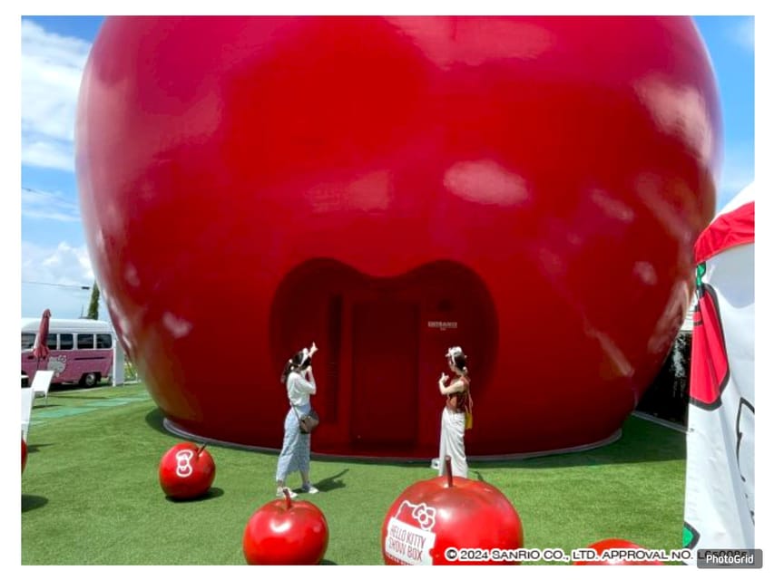 Hello Kitty (Awaji Island) Apple Land Theme Park From Osaka