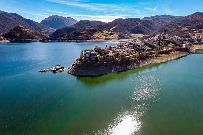 Hike Lake Castle and Good Food! - Tour Overview and Details
