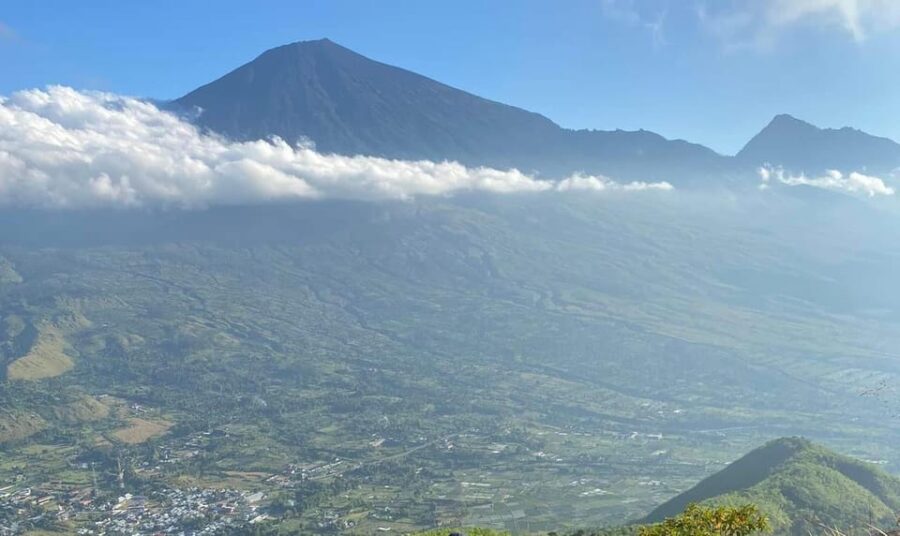 Hiking Pergasingan Hill: 2 Days, 1 Night Adventure