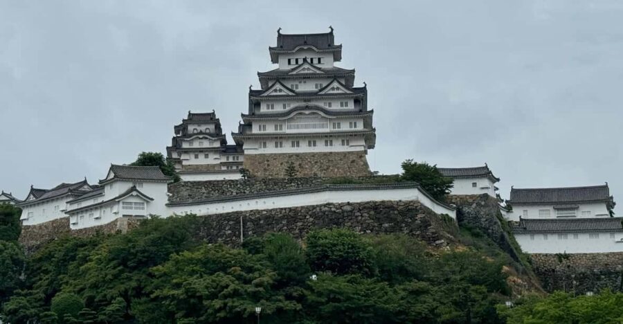 Himeji: Guided Tour of Himeji Castle & Cozy Engyoji Temple - Itinerary Overview