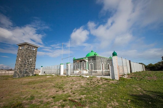 Historical Robben Island, Pre-Booked Tickets & Iconic Table Mountain Full Day. - Transportation and Accessibility