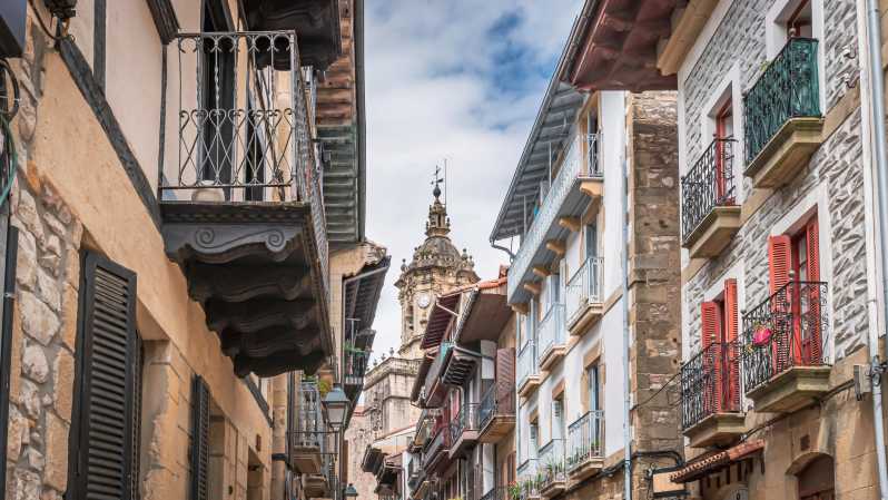 Hondarribia: Private Walking Tour With Beer or Wine
