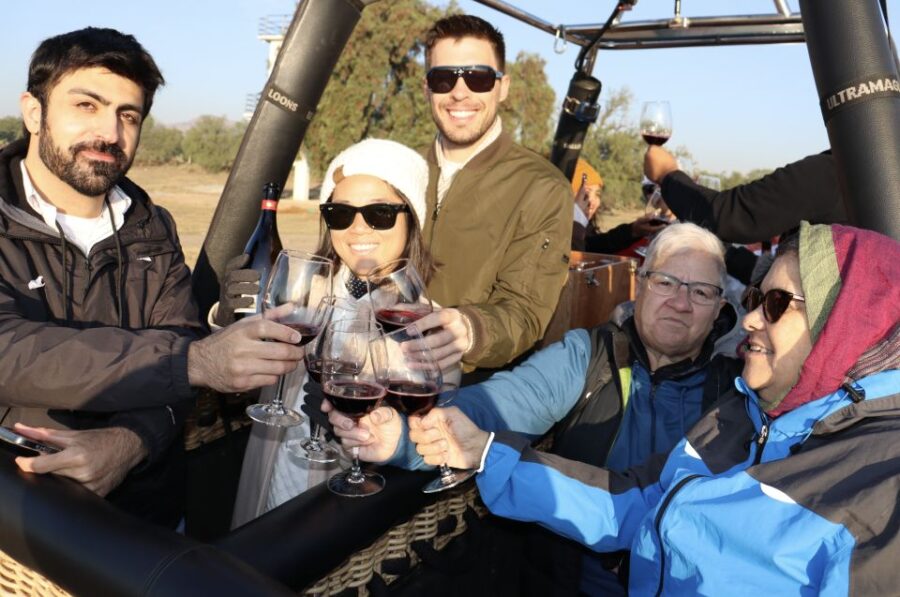 Hot Air Balloon Flight in Teotihuacan With Buffet Breakfast
