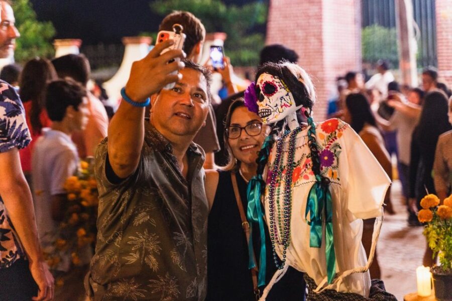 Huatulco: Day of the Dead Experience and Tour