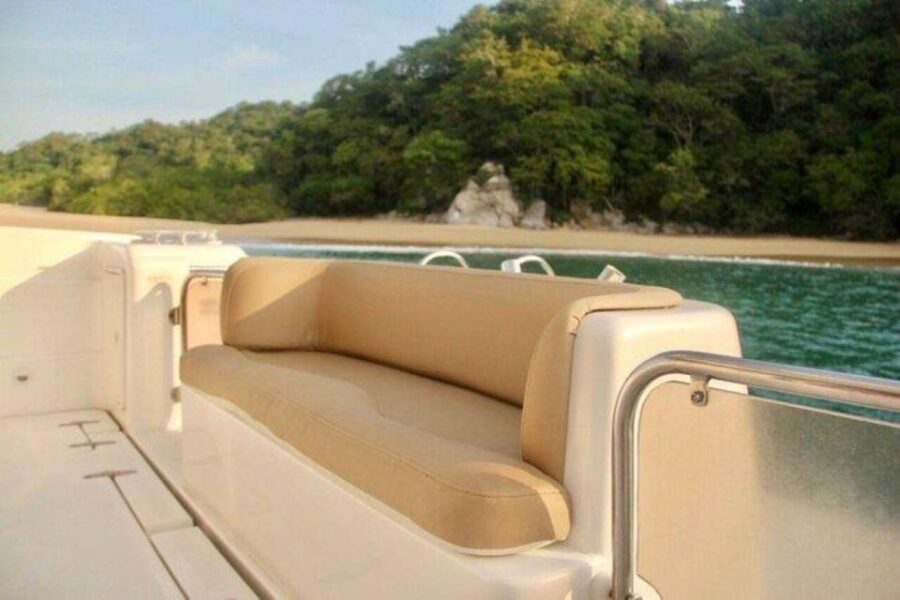 Huatulco: Yacht Charter With Crew in Santa Cruz Huatulco