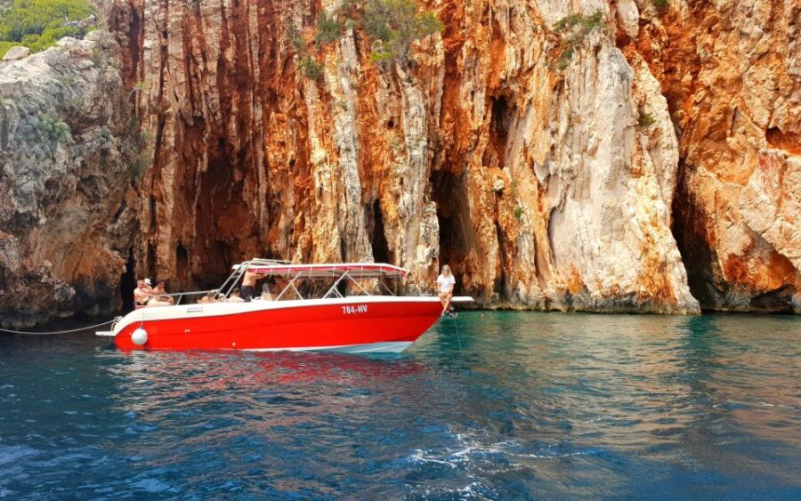 Hvar: Private Red Rocks and Pakleni Islands Speedboat Tour