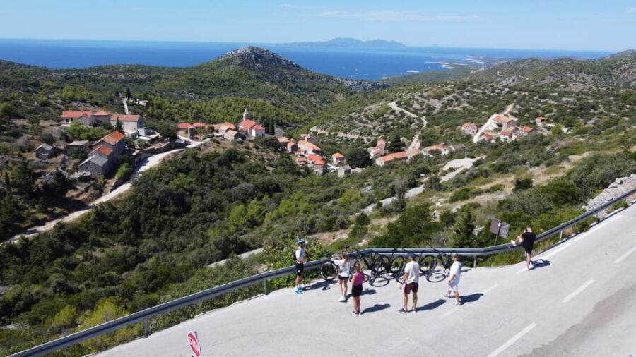 Hvar: Self-Guided Bike Tour With Wine Tasting and Starters