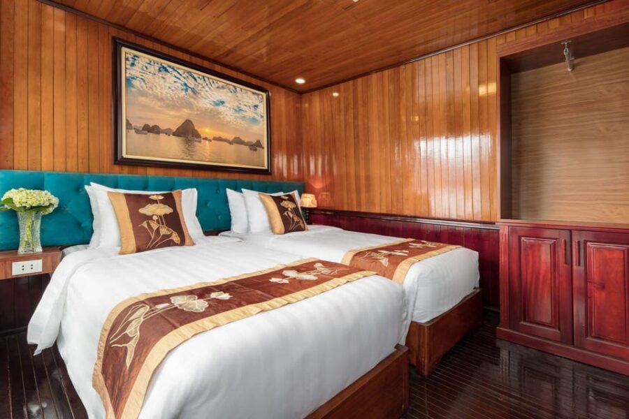 Immersive Halong Bay Cruise: 2 Days 1 Night
